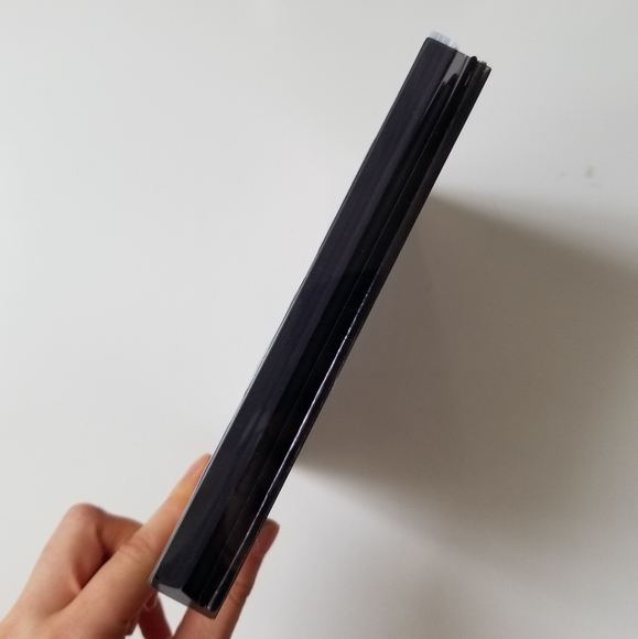 Jini's 1st Mini Album, "An Iron Hand In A Velvet Glove" (Iron Hand vers) - Picture 8 of 10